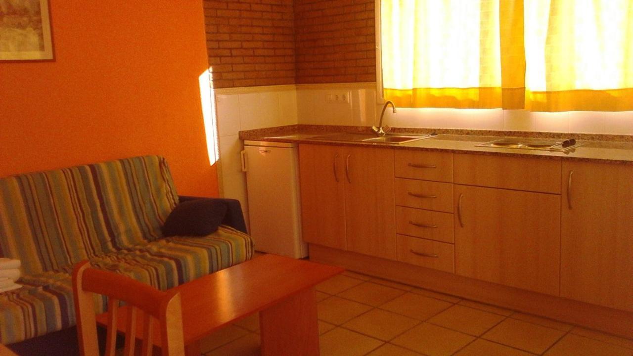 Apartamentos Famara 료렛 드 마르 외부 사진